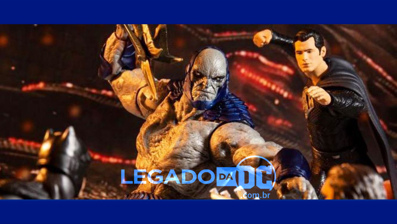 Darkseid enfrenta a Liga da Justiça em imagens oficiais de colecionaveis