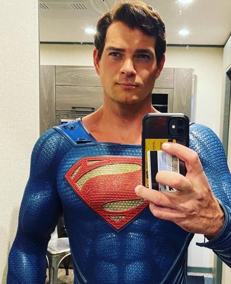 Pacificador: Ator do Superman aparece com uniforme em imagem; confira