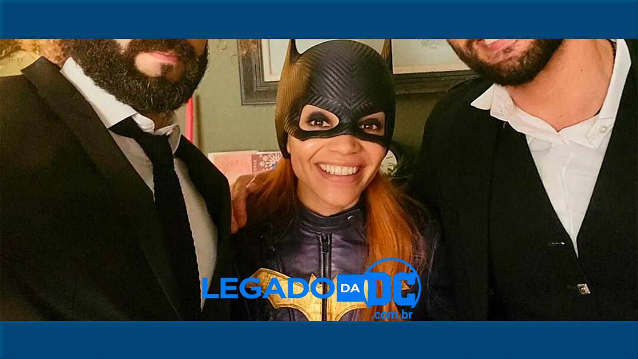 Nova foto da Batgirl de Leslie Grace mostra detalhes do traje da heroína