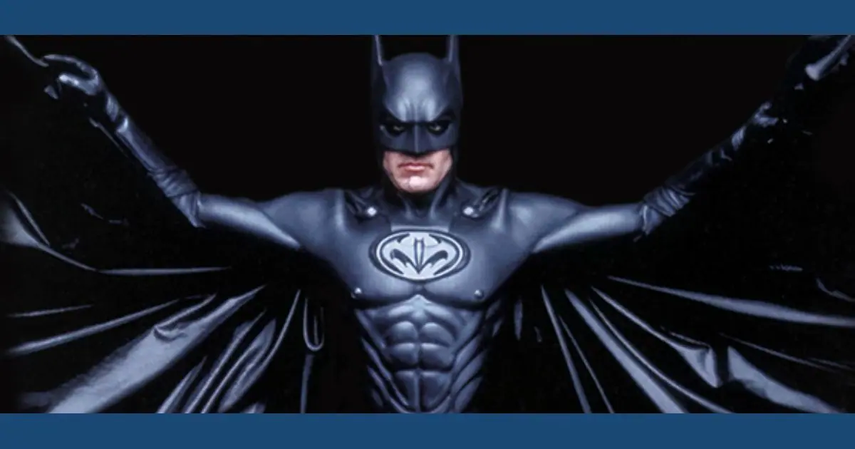 Traje de George Clooney em Batman & Robin vai a leilão; confira o valor