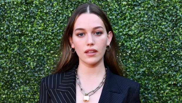 victoria pedretti pode ser a arlequina em batman 2