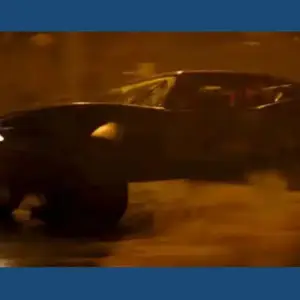 The Batman 2 - Novos vídeos de filmagens mostra Batmóvel sendo perseguido e cercado pela polícia e a SWAT