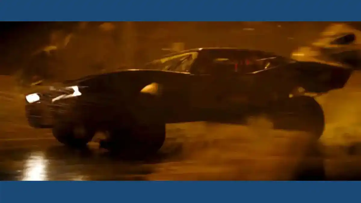 The Batman 2 - Novos vídeos de filmagens mostra Batmóvel sendo perseguido e cercado pela polícia e a SWAT